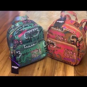 Multi letter back pack